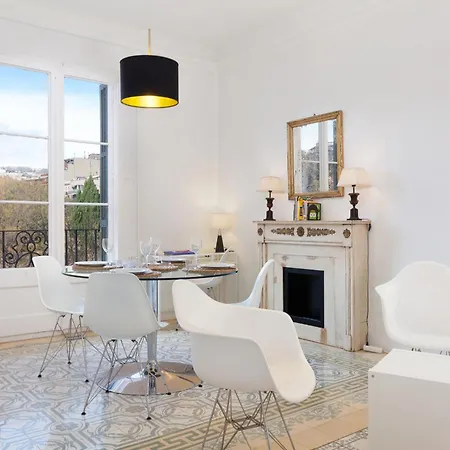 Apartment Scenario & Llum - Sagrada Familia